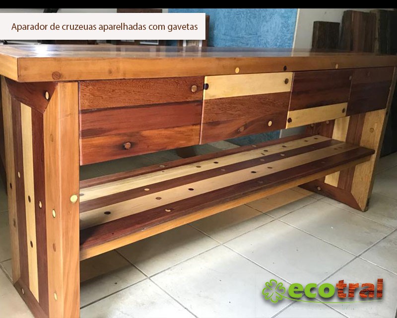 APARADOR RÚSTICO EM MADEIRA DORMENTES E CRUZETAS