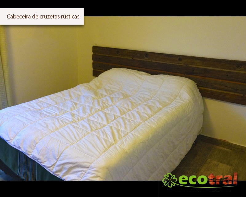 CAMAS E CABECEIRAS EM CRUZETAS E/OU DORMENTES