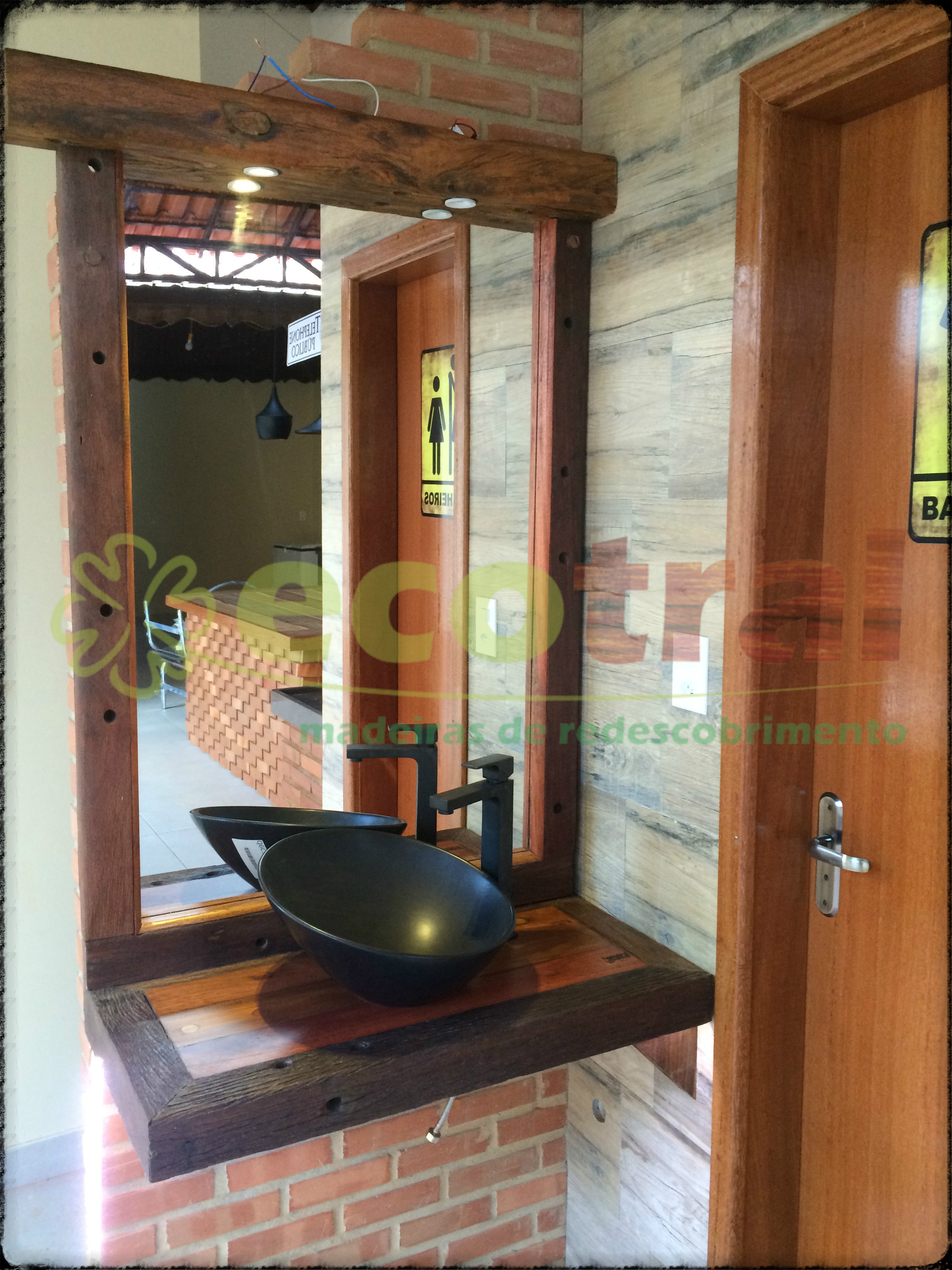 BANCADAS DE PIA RÚSTICAS EM DORMENTES OU CRUZETAS